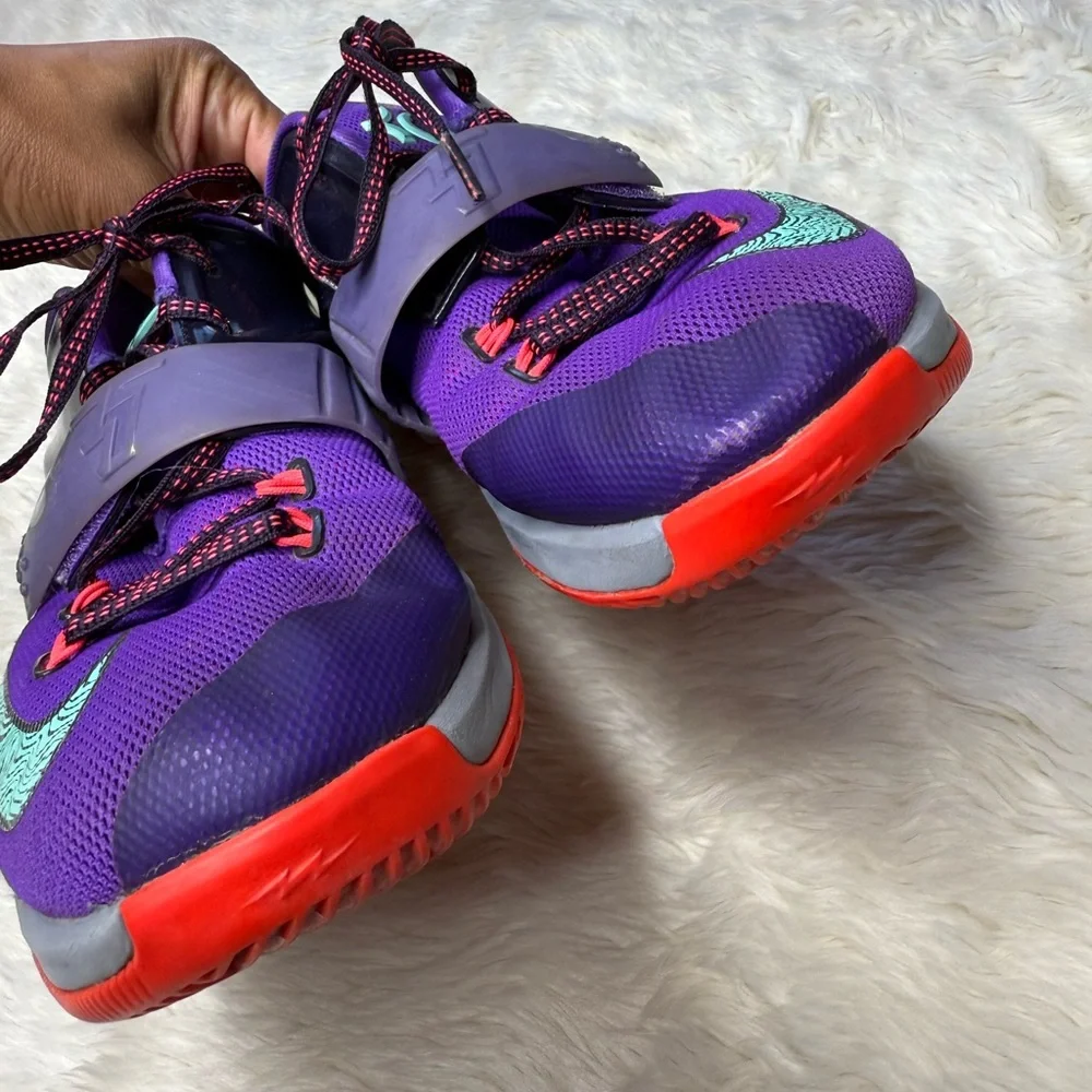 Nike KD 7 Lightning 534 Flight Sneakers Purple Youth Boys Size 7Y Athletic Kevin